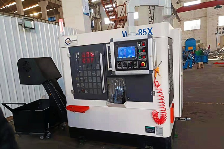 万利圆锯机准备打包装车发往广安